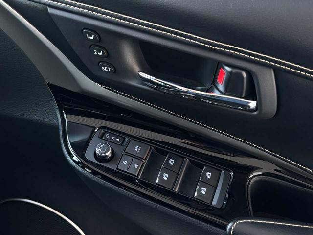 シートメモリ付です！各ドライバーに合わせたシートポジションの記憶が可能です！