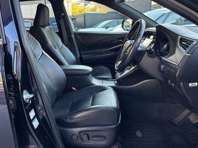 ドライバー目線に立った、座り心地の良い快適なシートです☆