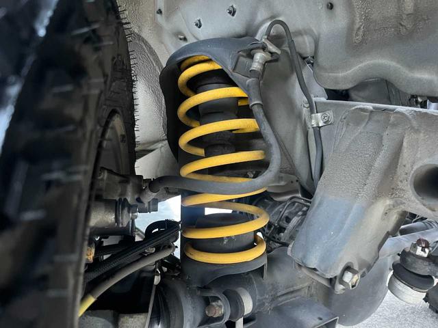 ジムニー クロスアドベンチャー　ワンオーナー　禁煙車　ターボ　ルーフキャリア　社外サス　純正１６インチＡＷ　ジオランダーオフロードタイヤ　Ｐａｎａｓｏｎｉｃ製ＳＤナビ　ワンセグＴＶ　シートヒーター　キーレス　電動格納ミラー（24枚目）