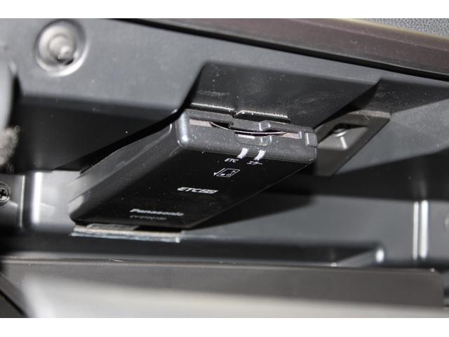 ＥＴＣ車載器はグローブボックス内に設置。外からは見えないのでセキュリティもばっちり。