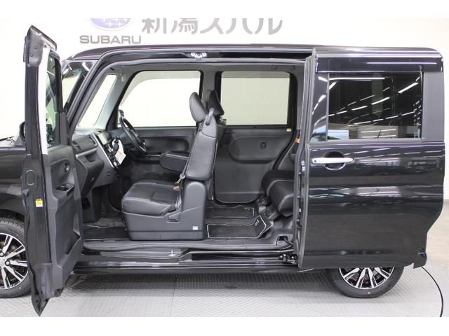 ガバっと開くフロントドアとセンターに柱のないスライドドアでの乗り降りも楽々。