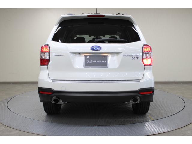 リヤフォグランプ装備◆テールレンズ右側の非常に明るい赤色灯です。悪天候の際に点灯しておくと、後方からの追突防止に役立ちます