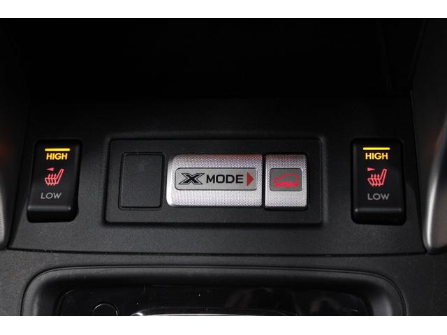 シートヒーターはスイッチ式で強弱の調整が可能です。