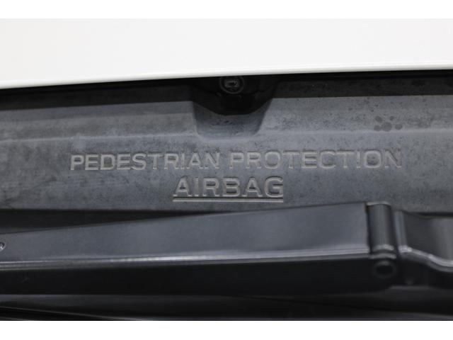 歩行者保護エアバッグはワイパー下から展開。歩行者との衝突時、硬いパーツを覆うようにエアバッグが展開。世界的に見ても歩行者の死亡事故が多い日本だからこそ、ＳＵＢＡＲＵがこだわる機能です。