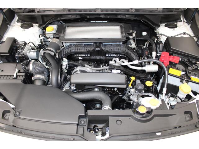 新開発１．８水平対向４気筒直噴ターボエンジン［ＤＩＴ］搭載。動力性能、燃費性能、環境性能を高い次元でバランス。