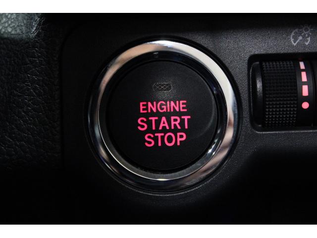 �L�[���X�A�N�Z�X���v�b�V���X�^�[�g�B�A�N�Z�X�L�[���g�т��Ă���΃h�A�̃��b�N�^�A�����b�N�̓h�A�m�u�ɐG��邾���łn�j�B�G���W���X�^�[�g�͂��̃{�^���������v�b�V���B