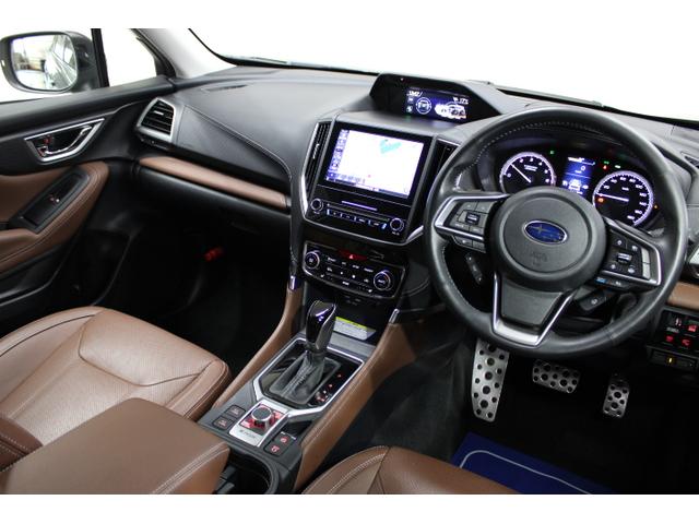 �����݂̂���u���E���Ŏd���Ă��㎿�ȕ��͋C�̃C���e���A�B�{�v�V�[�g�̂Ȃ߂炩�Ȏ�G�肪���l�����S���ŕ�݂܂��B