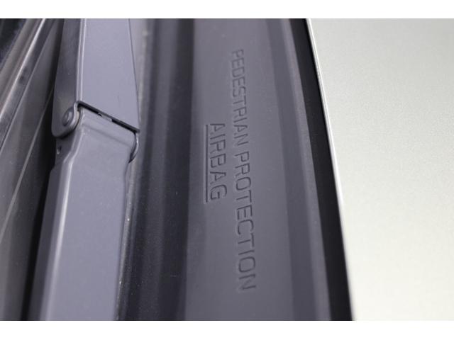 ���s�ҕی�G�A�o�b�O�̓��C�p�[������W�J�B�d���p�[�c�𕢂��悤�ɃG�A�o�b�O���J���܂��B���s�҂ւ̏Ռ����ɘa���܂��B