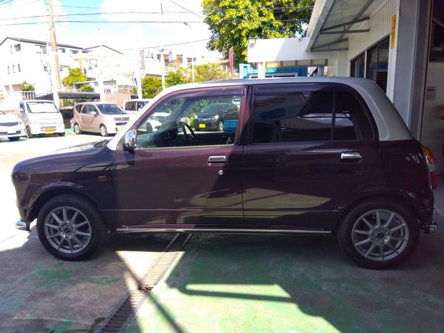 納車時は洗車をしてキレイな状態でお引き渡しをしています。