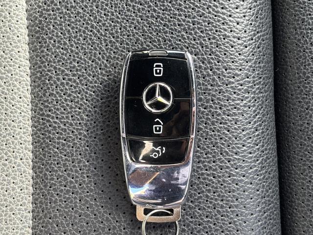 ＧＬＣ ＧＬＣ２２０ｄ　４マチック　スポーツラインエディシン　１２．３インチコックピットディスプレイ／レーダーセーフティパッケージ／エアバランスパッケージ／合皮シート／シートヒーター／ＬＥＤヘッドランプ／パワーバックドア／キーレスゴー／純正１９インチＡＷ（51枚目）