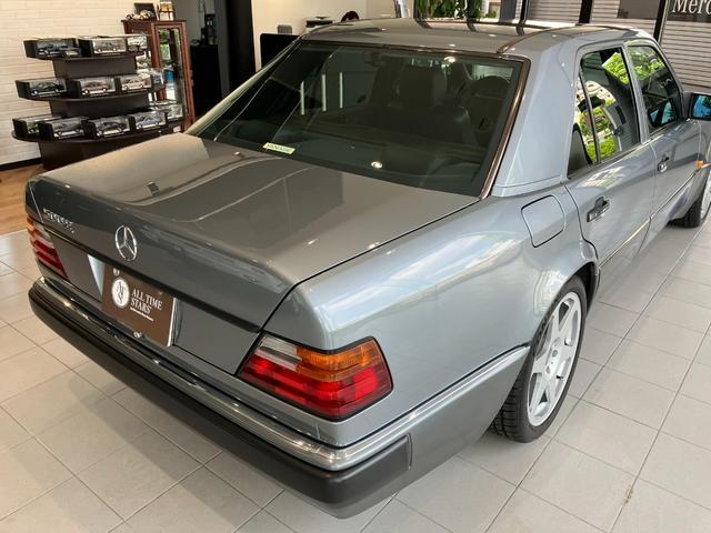 ミディアムクラス ５００Ｅ　電動シート　シートヒーター　サンルーフ（9枚目）