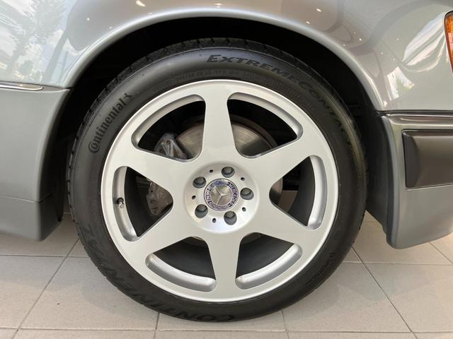 ミディアムクラス ５００Ｅ　電動シート　シートヒーター　サンルーフ（25枚目）