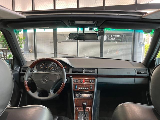 ミディアムクラス ５００Ｅ　電動シート　シートヒーター　サンルーフ（28枚目）