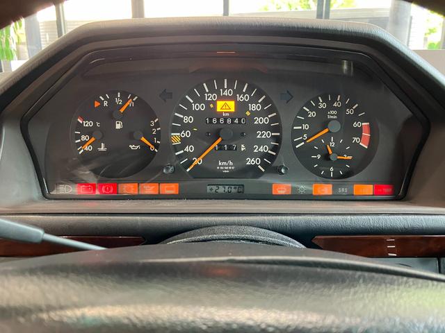 ミディアムクラス ５００Ｅ　電動シート　シートヒーター　サンルーフ（30枚目）