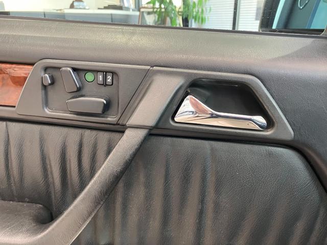 ミディアムクラス ５００Ｅ　電動シート　シートヒーター　サンルーフ（38枚目）