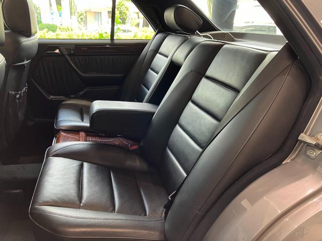 ミディアムクラス ５００Ｅ　電動シート　シートヒーター　サンルーフ（39枚目）