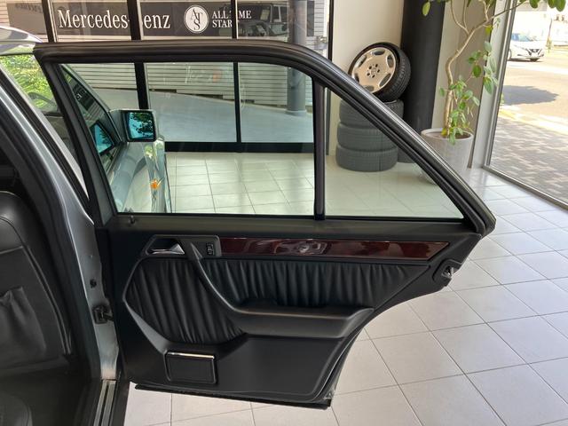 ミディアムクラス ５００Ｅ　電動シート　シートヒーター　サンルーフ（46枚目）