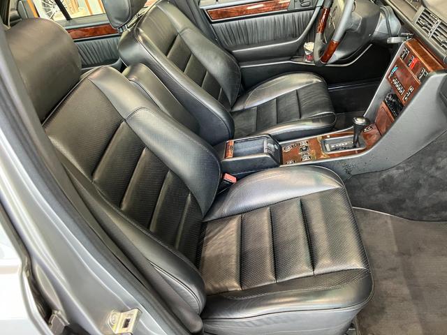 ミディアムクラス ５００Ｅ　電動シート　シートヒーター　サンルーフ（48枚目）