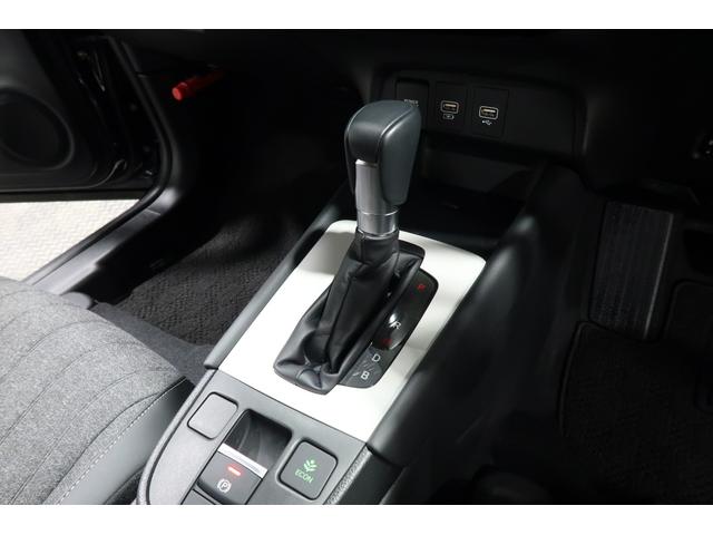 扱いやすい位置に配置されたフロアオートマチックです☆ＣＶＴを採用で滑らかでスムーズな走りが楽しめますよ♪