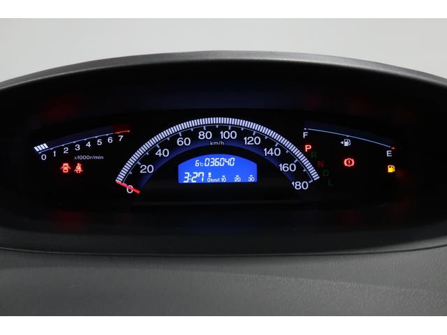 フリード Gジャストセレクション 認定中古車 1年保証付 ワンオーナー ナビ Bカメラ ETC エコモード Bモニター スマトキー 地上デジタルTV ワンオナ 助手席エアバッグ オートエアコン パワステ 両側スライド片側電動 PW(12枚目)