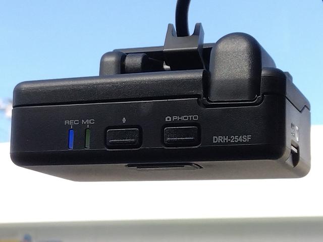 フリード e:HEVクロスター 当社デモカー HondaSENSING ドラレコ メモリーナビ リアカメラ ETC ワンオーナー Sヒーター 衝突軽減ブレーキシステム フルセグ 禁煙車 オートエアコン バックモニター LEDライト(3枚目)