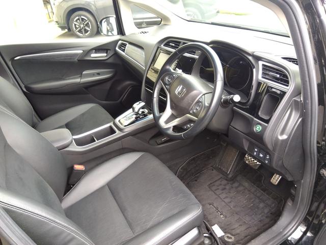 シャトル ハイブリッドＺホンダセンシング　ドラレコ　メモリーナビ　リアカメラ　ＥＴＣ　純正アルミ　ドアバイザー　衝突軽減　ＬＥＤライト　前席シートヒーター　Ｂカメラ　クルコン　ＵＳＢ接続　ＤＶＤ　パワーウィンドウ　ナビＴＶ　スマートキー（8枚目）