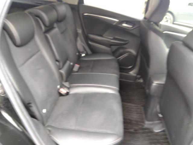 シャトル ハイブリッドＺホンダセンシング　ドラレコ　メモリーナビ　リアカメラ　ＥＴＣ　純正アルミ　ドアバイザー　衝突軽減　ＬＥＤライト　前席シートヒーター　Ｂカメラ　クルコン　ＵＳＢ接続　ＤＶＤ　パワーウィンドウ　ナビＴＶ　スマートキー（17枚目）