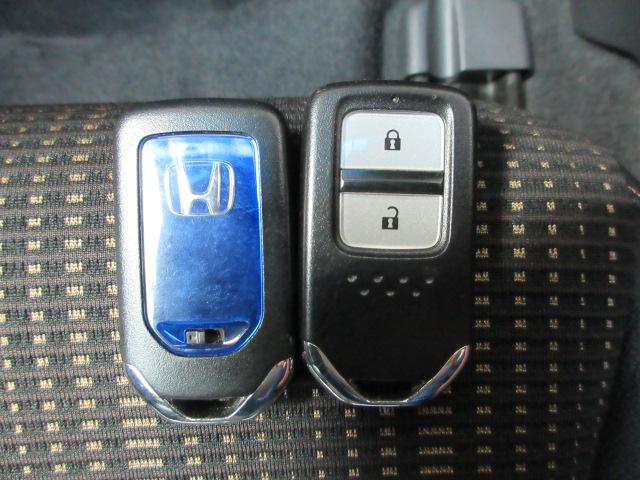 ヴェゼル ハイブリッドＺ・ホンダセンシング　ＨｏｎｄａＳＥＮＳＩＮＧ　前後ドラレコ　メモリーナビ　リヤカメラ　フルセグＴＶ　ＥＴＣ　アルミホイール　ワンオーナー　整備記録簿　横滑防止装置　バックガイドモニター　ＬＥＤライト　１オーナー　シートＨ（17枚目）