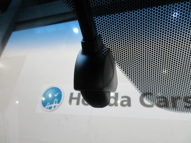 ステップワゴンスパーダ ｅ：ＨＥＶスパーダＧホンダセンシング　７人　ＨｏｎｄａＳＥＮＳＩＮＧ　前後ドラレコ　メモリーナビ　リヤカメラ　フルセグＴＶ　後席モニター　ＥＴＣ　純正アルミ　ウォークスルー　ＬＥＤライト　ドライブレコーダ　セキュリティアラーム　Ｂカメラ（6枚目）