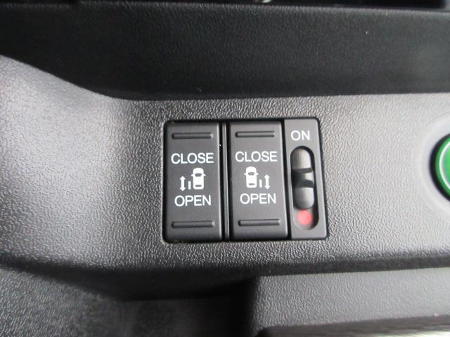 ステップワゴンスパーダ ｅ：ＨＥＶスパーダＧホンダセンシング　７人　ＨｏｎｄａＳＥＮＳＩＮＧ　前後ドラレコ　メモリーナビ　リヤカメラ　フルセグＴＶ　後席モニター　ＥＴＣ　純正アルミ　ウォークスルー　ＬＥＤライト　ドライブレコーダ　セキュリティアラーム　Ｂカメラ（12枚目）