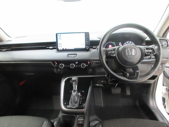ヴェゼル ｅ：ＨＥＶＺ　ＨｏｎｄａＳＥＮＳＩＮＧ　前後ドラレコ　メモリーナビ　リアカメラ　シートヒーター　電動リアゲート　純正アルミ　パドルシフト　Ｂｌｕｅｔｏｏｔｈ　ワンオーナー　衝突回避支援ブレーキ機能　１オナ　スマキ（16枚目）
