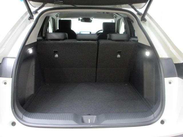 ヴェゼル ｅ：ＨＥＶＺ　ＨｏｎｄａＳＥＮＳＩＮＧ　前後ドラレコ　メモリーナビ　リアカメラ　シートヒーター　電動リアゲート　純正アルミ　パドルシフト　Ｂｌｕｅｔｏｏｔｈ　ワンオーナー　衝突回避支援ブレーキ機能　１オナ　スマキ（21枚目）