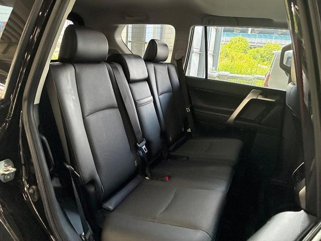 ランドクルーザープラド TX Lパッケージ マットブラックエディション オートクルーズ 踏み間違い防止装置 ナビ付 セキュリティー 電動パワーシート アルミ ETC車載器 3列シート LEDヘッドライト キーレス 4WD サンルーフ ミュージックプレイヤー接続可 ABS(6枚目)