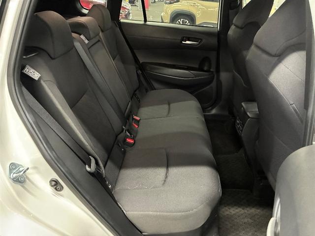 カローラクロス ハイブリッド　Ｓ　衝突軽減　エアバッグ　クルーズコントロール　ＬＥＤヘッドライト　ＥＴＣ車載器　アルミホイール　Ｂモニター　スマートキー　ドラレコ　キーレス　ミュージックプレイヤー接続可　横滑り防止機能　オートエアコン（9枚目）