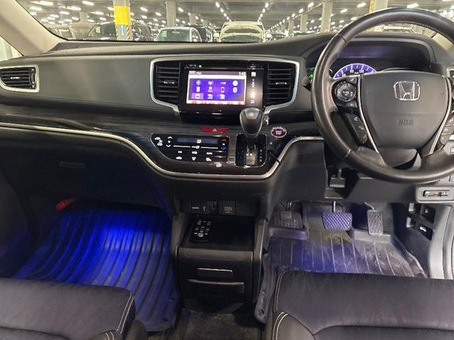 オデッセイ アブソルート・２０ｔｈアニバーサリー　ＬＥＤライト　クルコン　パワーシート　３列シート　バックカメラ　４ＷＤ　ウォークスルー　スマキー　フルセグＴＶ　メモリーナビ　衝突軽減ブレーキ　ＤＶＤ　ＥＴＣ車載器　Ｗパワスラ（5枚目）