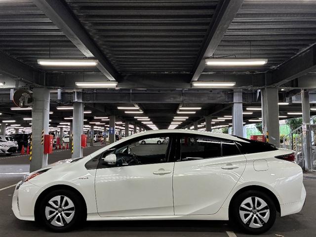 プリウス A 衝突軽減ブレーキシステム Bモニタ LEDヘッド クルーズコントロール セキュリティー スマートキー パワーステアリング ドライブレコーダー ETC アルミホイル オートエアコン SRS ABS(2枚目)