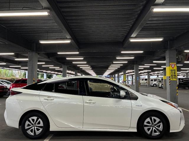 プリウス A 衝突軽減ブレーキシステム Bモニタ LEDヘッド クルーズコントロール セキュリティー スマートキー パワーステアリング ドライブレコーダー ETC アルミホイル オートエアコン SRS ABS(3枚目)
