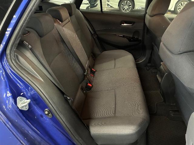 カローラツーリング ハイブリッド　Ｓ　インテリジェントクリアランスソナー　Ｒカメラ　ＡＡＣ　ＬＥＤライト　メディアプレイヤー接続　横滑防止装置　クルコン　ＥＴＣ車載器　ナビ＆ＴＶ　キーフリーシステム　スマートキー　カーテンエアバック（10枚目）