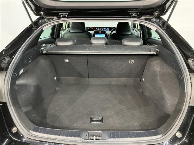 プリウス Ｓツーリングセレクション　エアバック　地デジ　Ｂモニ　ＡＣ１００Ｖ　ＬＥＤヘッド　イモビ　オートクルーズ　横滑り防止　サイドエアバック　ＤＶＤ再生可　ＥＴＣ　スマートキー　メモリ－ナビ　助手席エアバック　ナビＴＶ　ＡＢＳ　ＡＷ（17枚目）