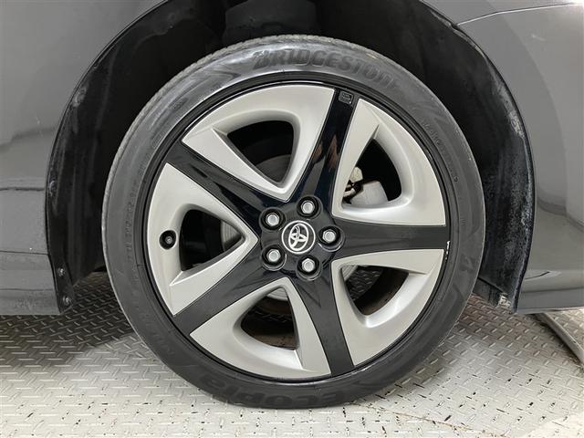 プリウス Ｓツーリングセレクション　エアバック　地デジ　Ｂモニ　ＡＣ１００Ｖ　ＬＥＤヘッド　イモビ　オートクルーズ　横滑り防止　サイドエアバック　ＤＶＤ再生可　ＥＴＣ　スマートキー　メモリ－ナビ　助手席エアバック　ナビＴＶ　ＡＢＳ　ＡＷ（18枚目）