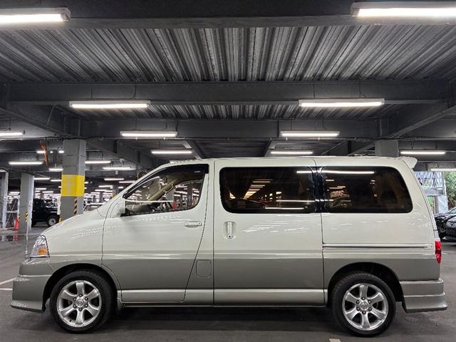 グランドハイエース リミテッド エクセレントエディション 電動カーテン ムーンルーフ DVDナビ 車検整備 ホワイトジュエリートーニング(4枚目)