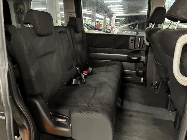 ステップワゴンスパーダ Z フルセグ地デジ Wパワスラ VSA 3列シート パワーステアリング AAC 盗難防止システム アルミホイール キーレスエントリー 4WD ABS パワーウィンドウ スマートキー ウォークスルー(10枚目)