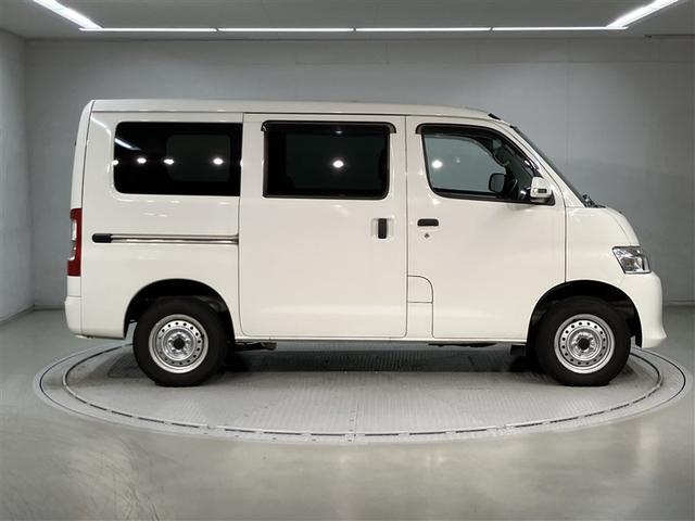 タウンエースバン ＧＬ　プリクラッシュ　ＬＥＤランプ　助手席エアバック　パワーウィンド　リモコンキー　アイストップ　メモリナビ　ナビＴＶ　イモビライザー　パワーステアリング　フルセグテレビ　バックカメラ　エアバック　ＥＴＣ（3枚目）