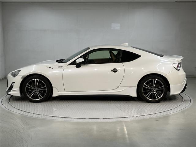 ８６ ＧＴリミテッド　スマキ－　オートクルーズ　ＤＶＤ再生機能　イモビライザー　ＥＴＣ付き　キーレスアクセス　メモリ－ナビ　横滑り防止機能　エアロ　Ｗエアバック　ＡＵＸ　ナビＴＶ　オートエアコン　アルミホイール　ＡＢＳ（2枚目）