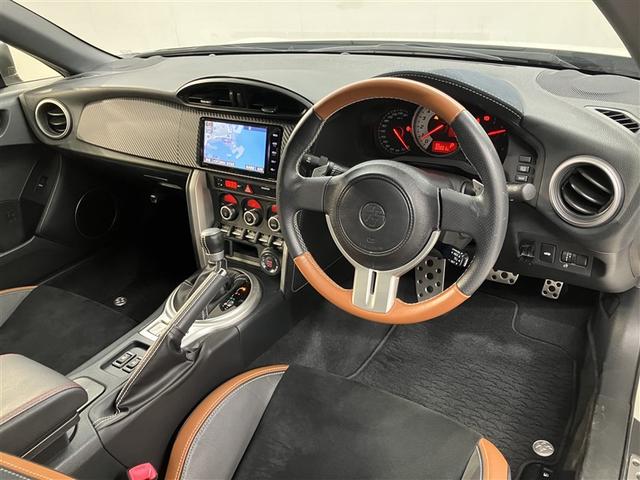 ８６ ＧＴリミテッド　スマキ－　オートクルーズ　ＤＶＤ再生機能　イモビライザー　ＥＴＣ付き　キーレスアクセス　メモリ－ナビ　横滑り防止機能　エアロ　Ｗエアバック　ＡＵＸ　ナビＴＶ　オートエアコン　アルミホイール　ＡＢＳ（5枚目）