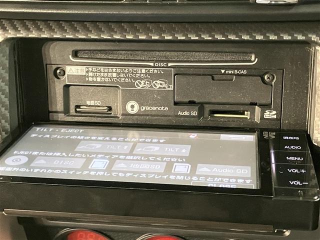 ８６ ＧＴリミテッド　スマキ－　オートクルーズ　ＤＶＤ再生機能　イモビライザー　ＥＴＣ付き　キーレスアクセス　メモリ－ナビ　横滑り防止機能　エアロ　Ｗエアバック　ＡＵＸ　ナビＴＶ　オートエアコン　アルミホイール　ＡＢＳ（7枚目）