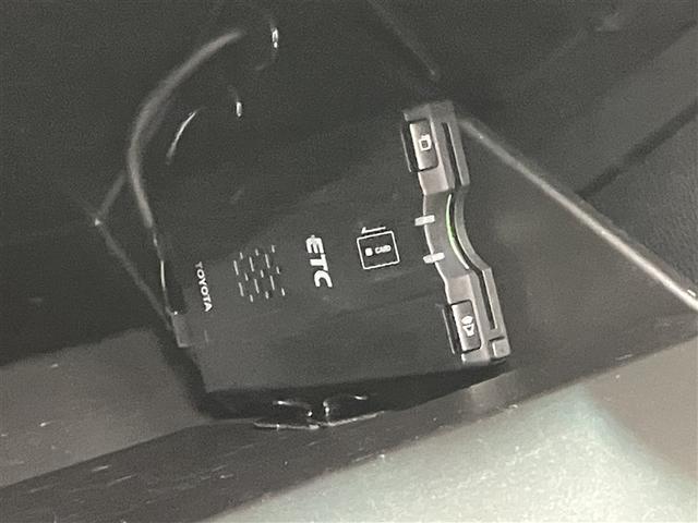 ８６ ＧＴリミテッド　スマキ－　オートクルーズ　ＤＶＤ再生機能　イモビライザー　ＥＴＣ付き　キーレスアクセス　メモリ－ナビ　横滑り防止機能　エアロ　Ｗエアバック　ＡＵＸ　ナビＴＶ　オートエアコン　アルミホイール　ＡＢＳ（8枚目）