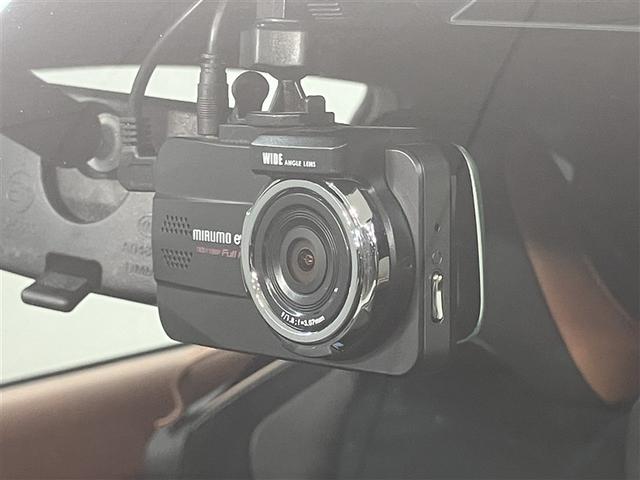 ８６ ＧＴリミテッド　スマキ－　オートクルーズ　ＤＶＤ再生機能　イモビライザー　ＥＴＣ付き　キーレスアクセス　メモリ－ナビ　横滑り防止機能　エアロ　Ｗエアバック　ＡＵＸ　ナビＴＶ　オートエアコン　アルミホイール　ＡＢＳ（9枚目）