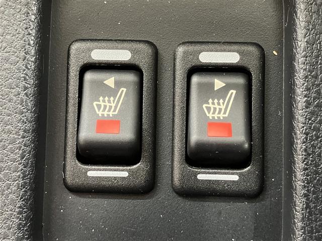 ８６ ＧＴリミテッド　スマキ－　オートクルーズ　ＤＶＤ再生機能　イモビライザー　ＥＴＣ付き　キーレスアクセス　メモリ－ナビ　横滑り防止機能　エアロ　Ｗエアバック　ＡＵＸ　ナビＴＶ　オートエアコン　アルミホイール　ＡＢＳ（16枚目）