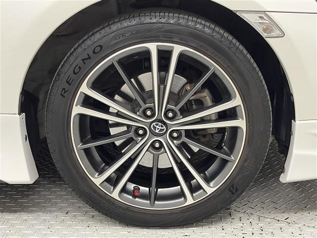 ８６ ＧＴリミテッド　スマキ－　オートクルーズ　ＤＶＤ再生機能　イモビライザー　ＥＴＣ付き　キーレスアクセス　メモリ－ナビ　横滑り防止機能　エアロ　Ｗエアバック　ＡＵＸ　ナビＴＶ　オートエアコン　アルミホイール　ＡＢＳ（19枚目）